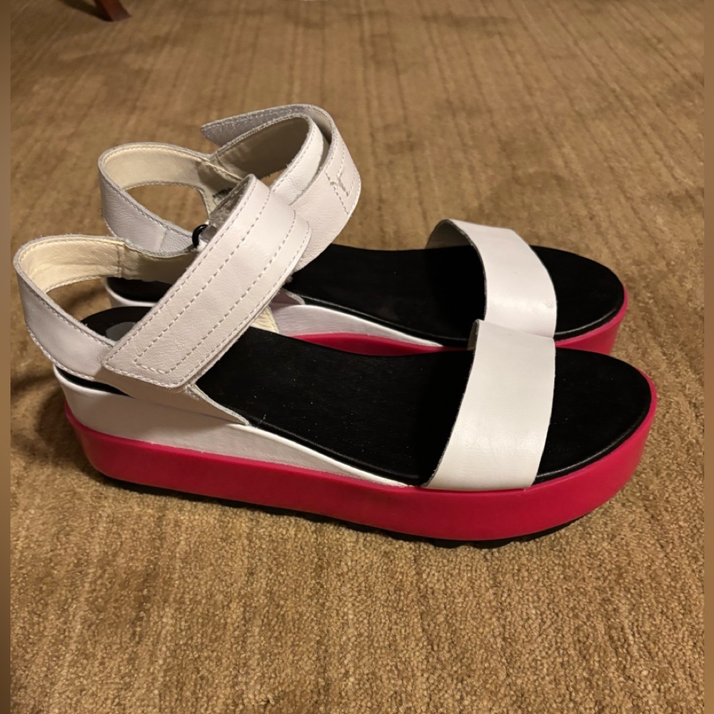 Sorel White and Pink Platform Sandals